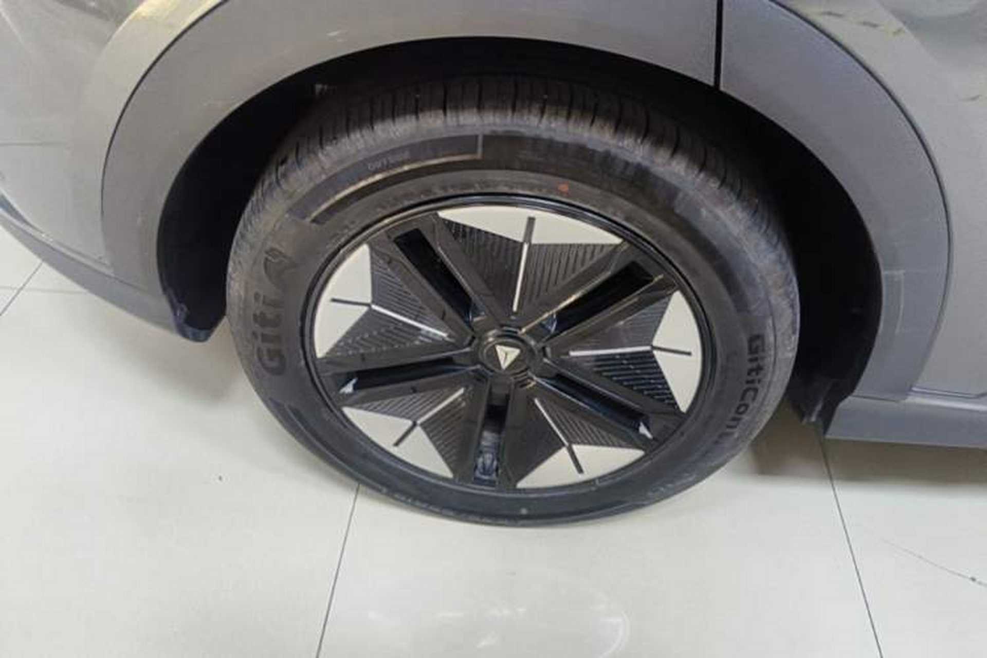 Used Deepal S07 2025 Deepal 520Max AD PRO Pure Electric Model with Advanced Driving Assist Right Rear Wheel Hub