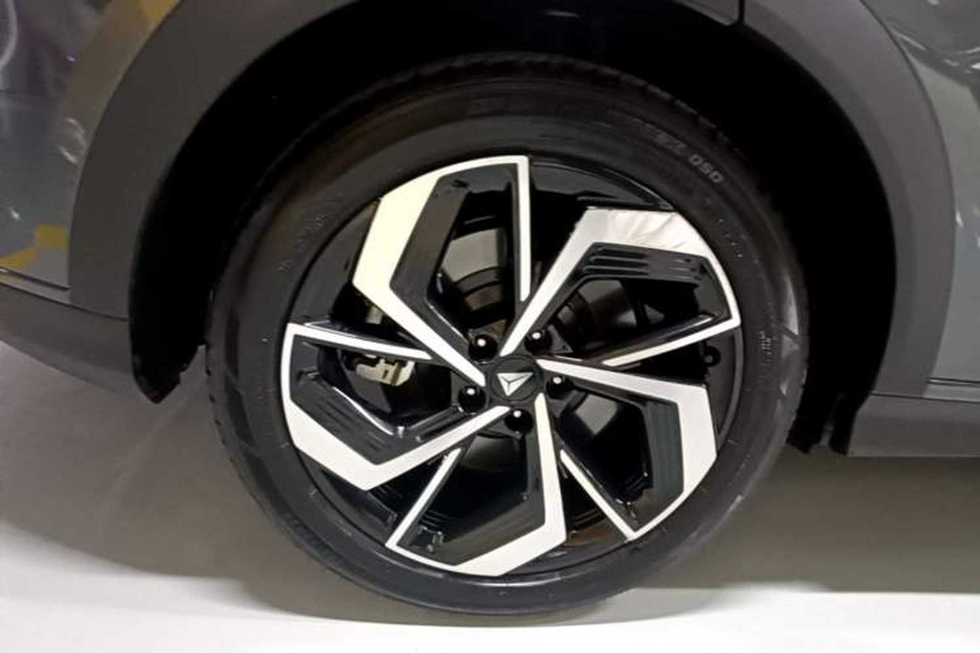 Used Deepal S07 2025 215Max Huawei Qiankun Intelligent Driving ADS SE Range-Extended Version Right Rear Wheel Hub