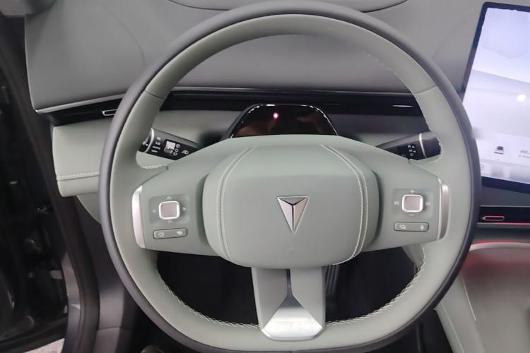 Used Deepal S07 2025 285Max Huawei Qiankun Intelligent Driving ADS SE Range-Extended Version Steering Wheel