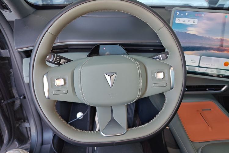 Used Deepal S07 2025 215Max Deep Blue Intelligent Driving AD PRO Range-Extended Version Steering Wheel