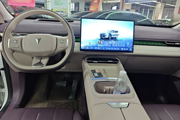 Used Deepal S07 2025 215Max Huawei Qiankun Intelligent Driving ADS SE Range-Extended Version Center Console