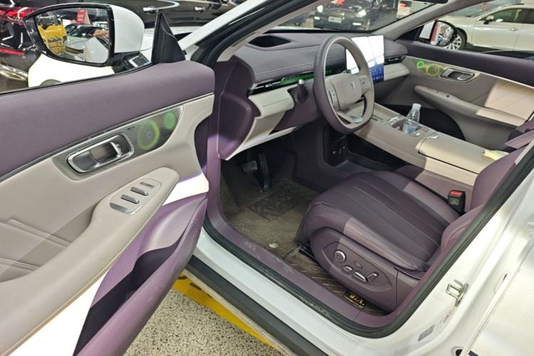 Used Deepal S07 2025 215Max Huawei Qiankun Intelligent Driving ADS SE Range-Extended Version Driver Seat