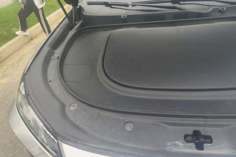 Used Deepal S07 2025 215Max Huawei Qiankun Intelligent Driving ADS SE Range-Extended Version Engine Bay Right