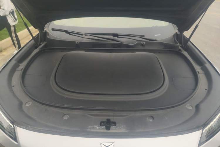 Used Deepal S07 2025 215Max Huawei Qiankun Intelligent Driving ADS SE Range-Extended Version Engine Bay