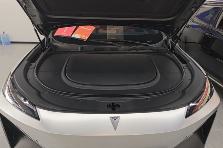 Used Deepal S07 2025 285Max Huawei Qiankun Intelligent Driving ADS SE Range-Extended Version Engine Bay