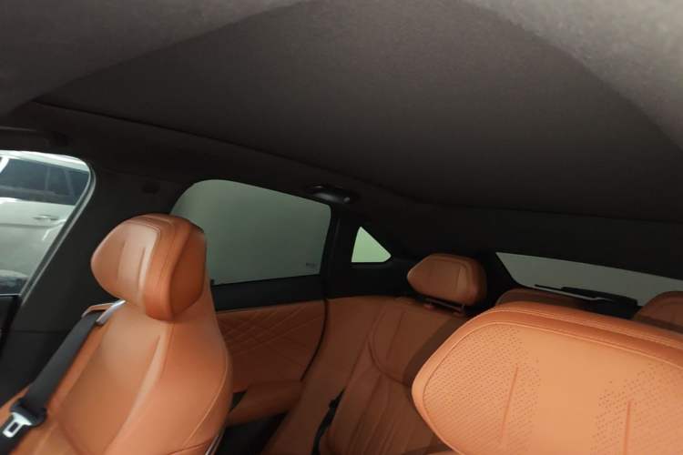 Used Deepal S07 2025 285Max Huawei Qiankun Intelligent Driving ADS SE Range-Extended Version Headliner