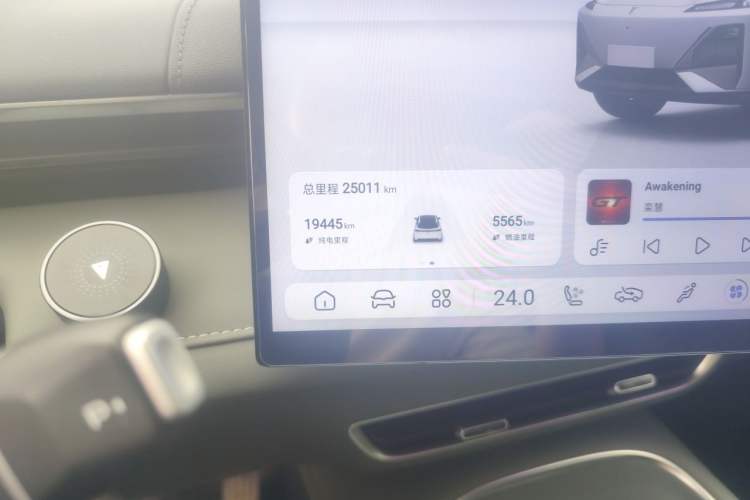 Used Deepal S07 2025 215Max Huawei Qiankun Intelligent Driving ADS SE Range-Extended Version Odometer Close Up