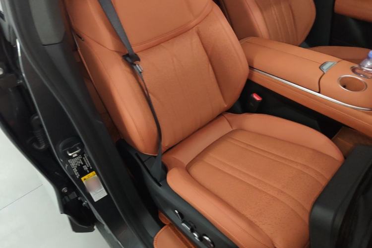 Used Deepal S07 2025 285Max Huawei Qiankun Intelligent Driving ADS SE Range-Extended Version Right Front Seat