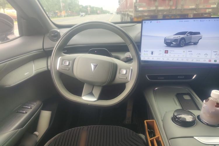 Used Deepal S07 2025 215Max Huawei Qiankun Intelligent Driving ADS SE Range-Extended Version Steering Wheel