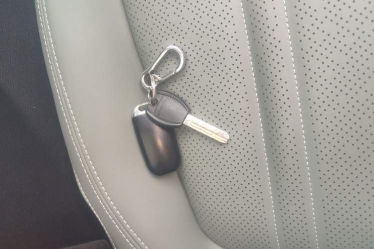 Used Deepal S07 2025 215Max Huawei Qiankun Intelligent Driving ADS SE Range-Extended Version Vehicle Key