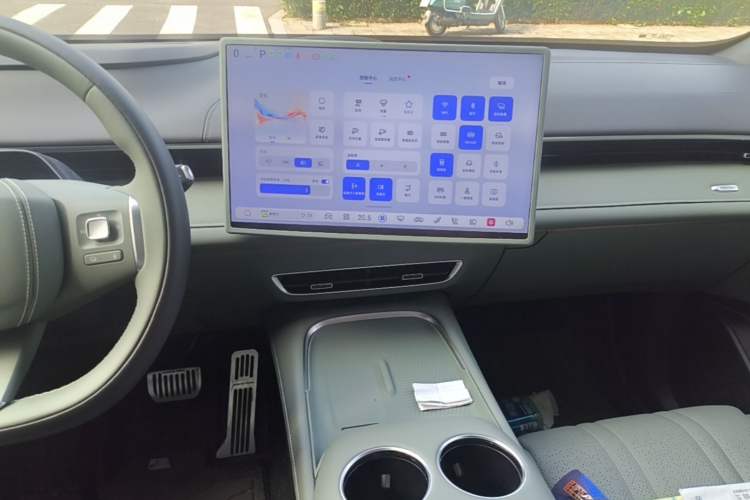 Used Deepal S07 2025 285Max Huawei Qiankun Intelligent Driving ADS SE Range-Extended Version Audio And AC Panel