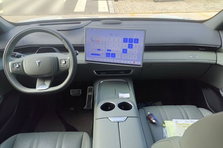 Used Deepal S07 2025 285Max Huawei Qiankun Intelligent Driving ADS SE Range-Extended Version Center Console