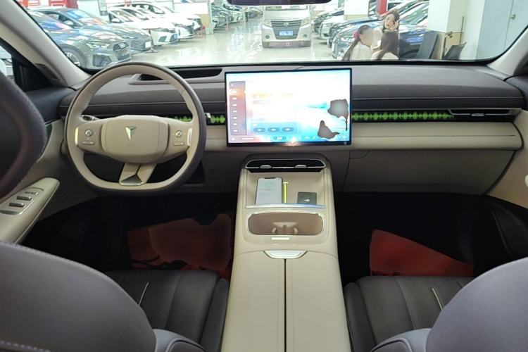 Used Deepal S07 2025 285Max Huawei Qiankun Intelligent Driving ADS SE Range-Extended Version Center Console