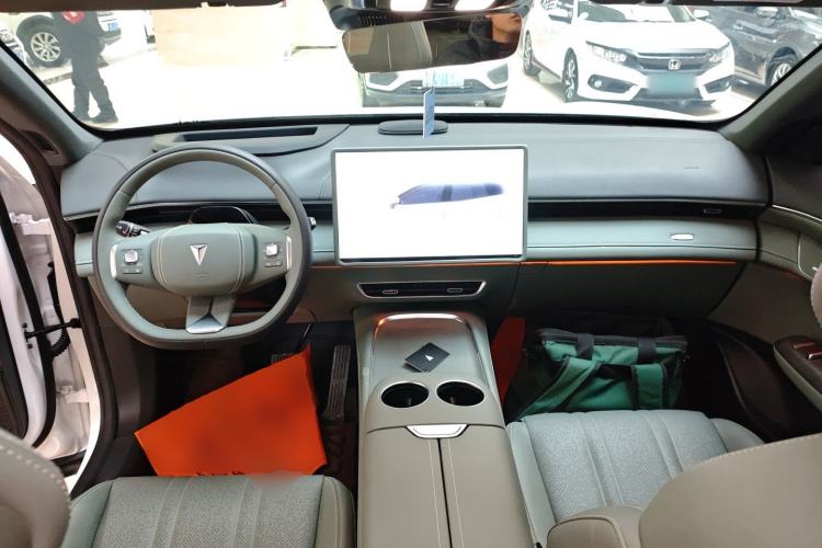 Used Deepal S07 2025 520Max Huawei Qiankun Intelligent Driving ADS SE Pure-Electric Version Center Console