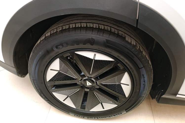 Used Deepal S07 2025 520Max Huawei Qiankun Intelligent Driving ADS SE Pure-Electric Version Exterior 5
