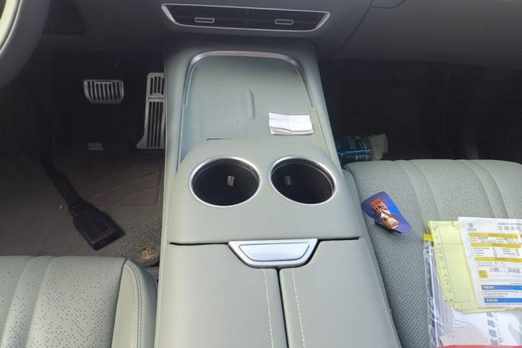 Used Deepal S07 2025 285Max Huawei Qiankun Intelligent Driving ADS SE Range-Extended Version Gear Lever