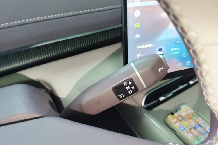 Used Deepal S07 2025 285Max Huawei Qiankun Intelligent Driving ADS SE Range-Extended Version Gear Lever