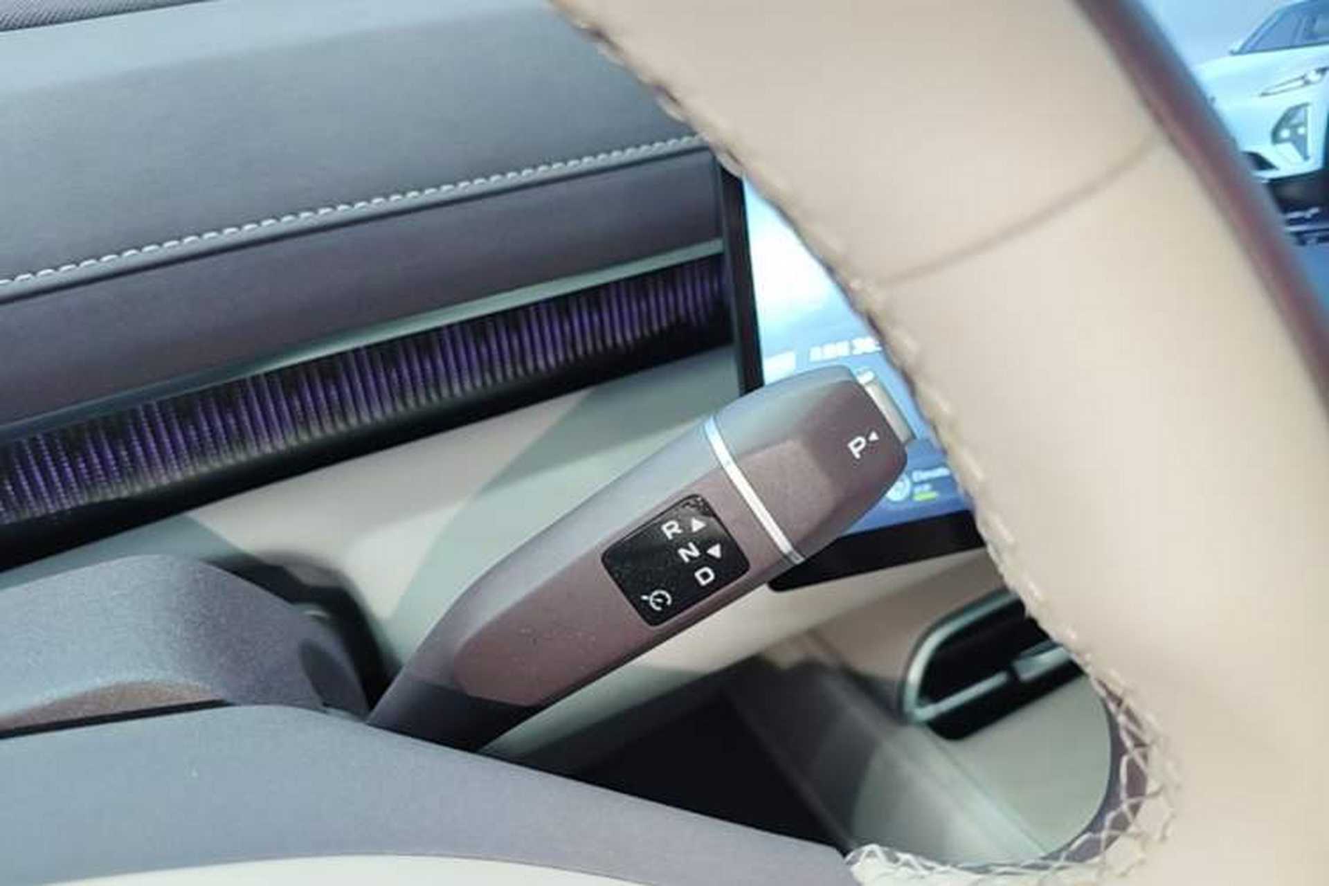 Used Deepal S07 2025 285Max Huawei Qiankun Intelligent Driving ADS SE Range-Extended Version Gear Lever