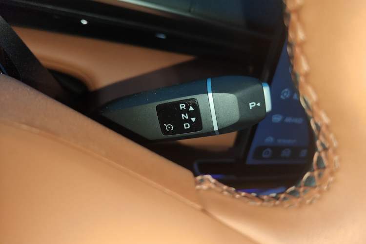 Used Deepal S07 2025 Deepal Intelligent Driving AD PRO Range-Extended Version Gear Lever