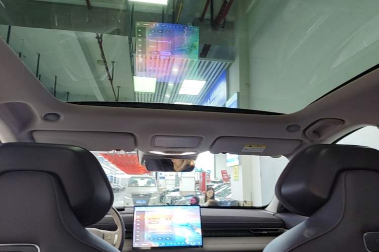 Used Deepal S07 2025 285Max Huawei Qiankun Intelligent Driving ADS SE Range-Extended Version Headliner