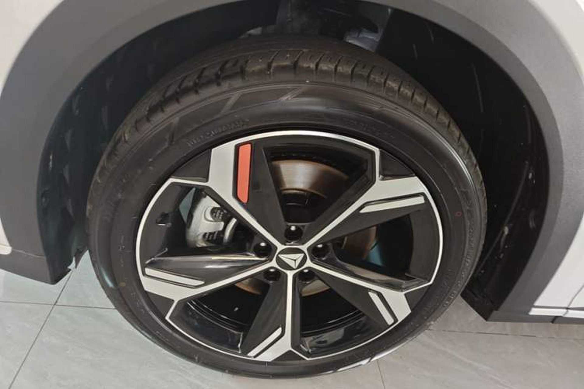 Used Deepal S07 2025 Deepal Intelligent Driving AD PRO Range-Extended Version Left Front Wheel Hub