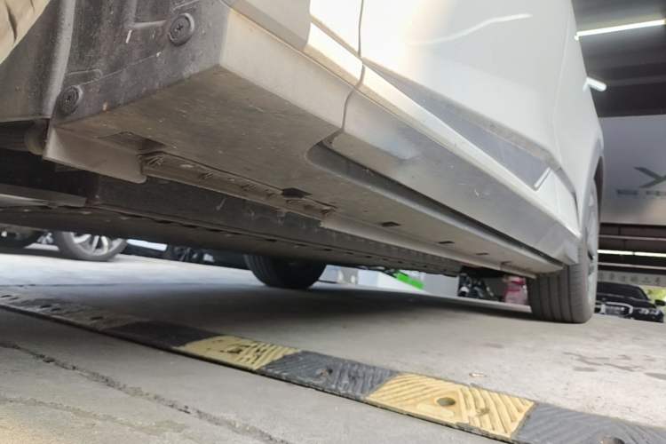 Used Deepal S07 2025 285Max Huawei Qiankun Intelligent Driving ADS SE Range-Extended Version Left Side Sill
