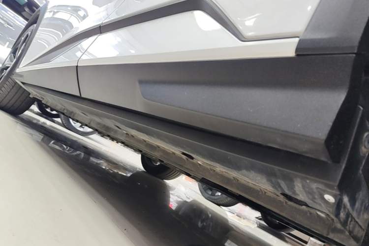 Used Deepal S07 2025 285Max Huawei Qiankun Intelligent Driving ADS SE Range-Extended Version Left Side Sill