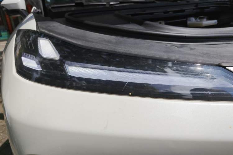 Used Deepal S07 2025 215Max Huawei Qiankun Intelligent Driving ADS SE Range-Extended Version Right Front Headlight