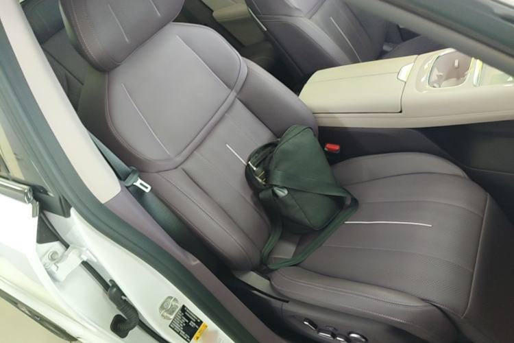 Used Deepal S07 2025 285Max Huawei Qiankun Intelligent Driving ADS SE Range-Extended Version Right Front Seat