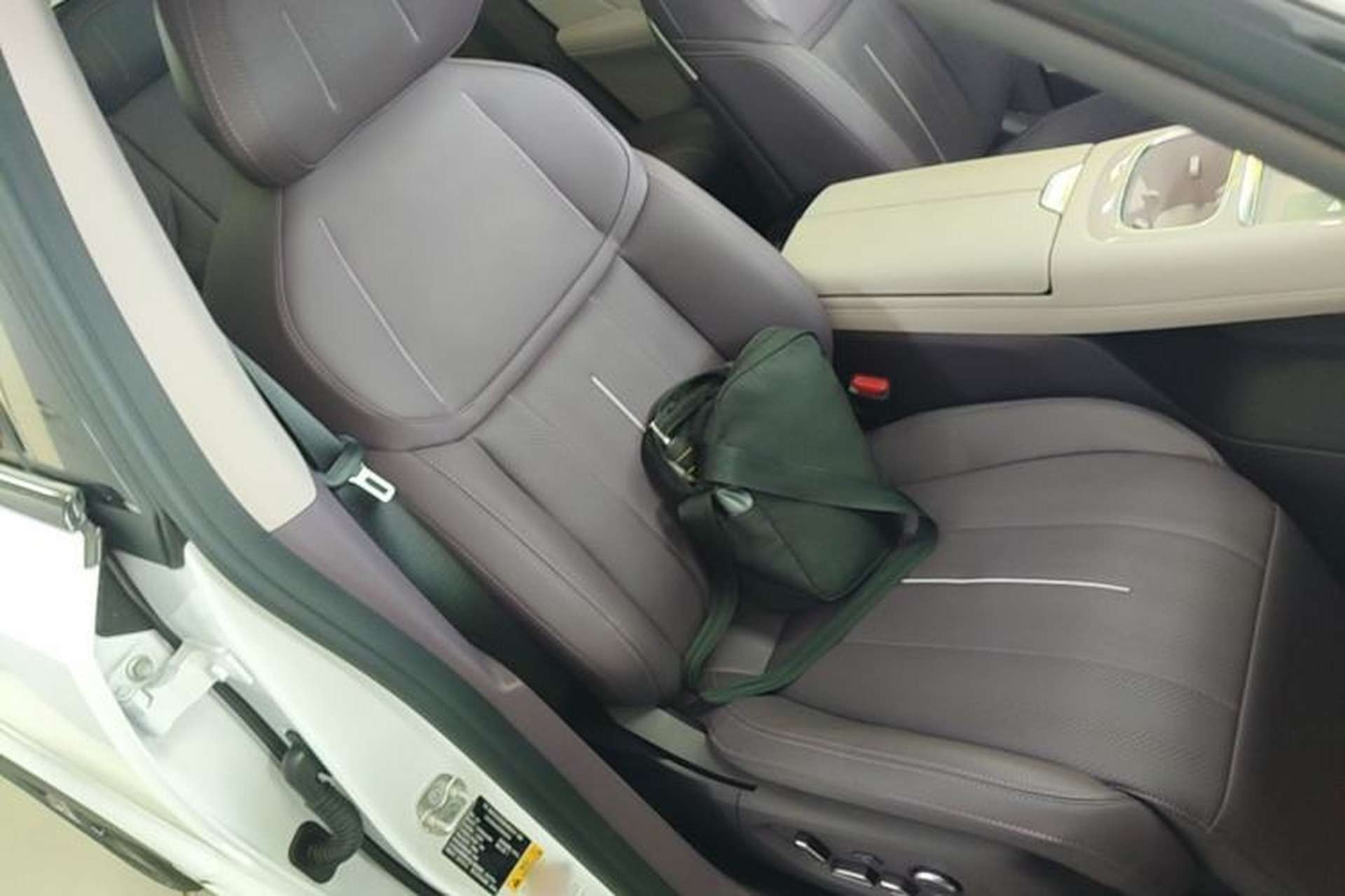 Used Deepal S07 2025 285Max Huawei Qiankun Intelligent Driving ADS SE Range-Extended Version Right Front Seat