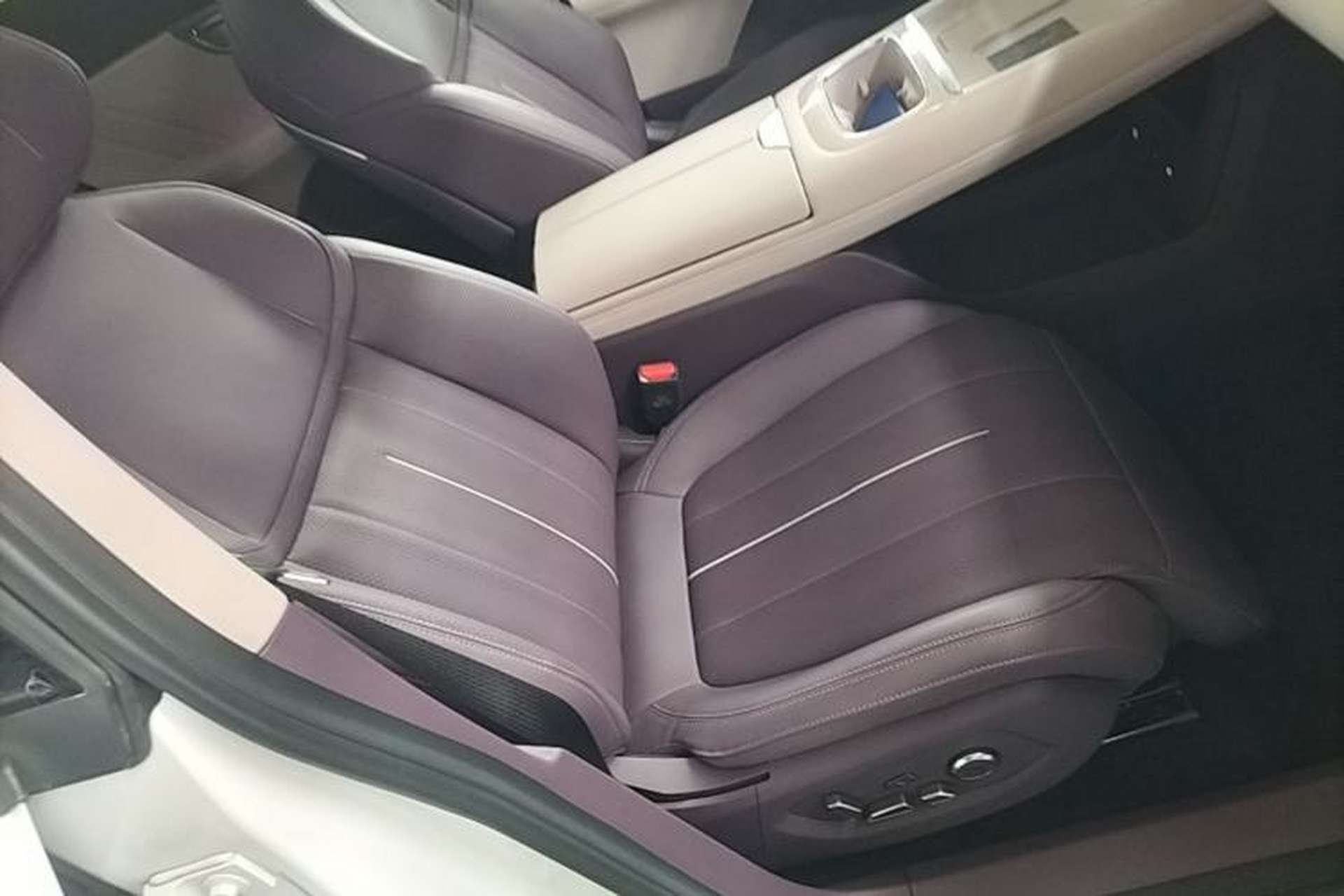 Used Deepal S07 2025 285Max Huawei Qiankun Intelligent Driving ADS SE Range-Extended Version Right Front Seat