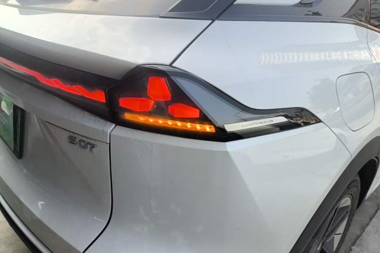 Used Deepal S07 2025 285Max Huawei Qiankun Intelligent Driving ADS SE Range-Extended Version Right Rear Taillight