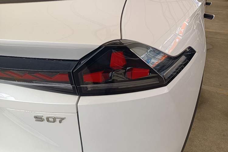 Used Deepal S07 2025 Deepal Intelligent Driving AD PRO Range-Extended Version Right Rear Taillight