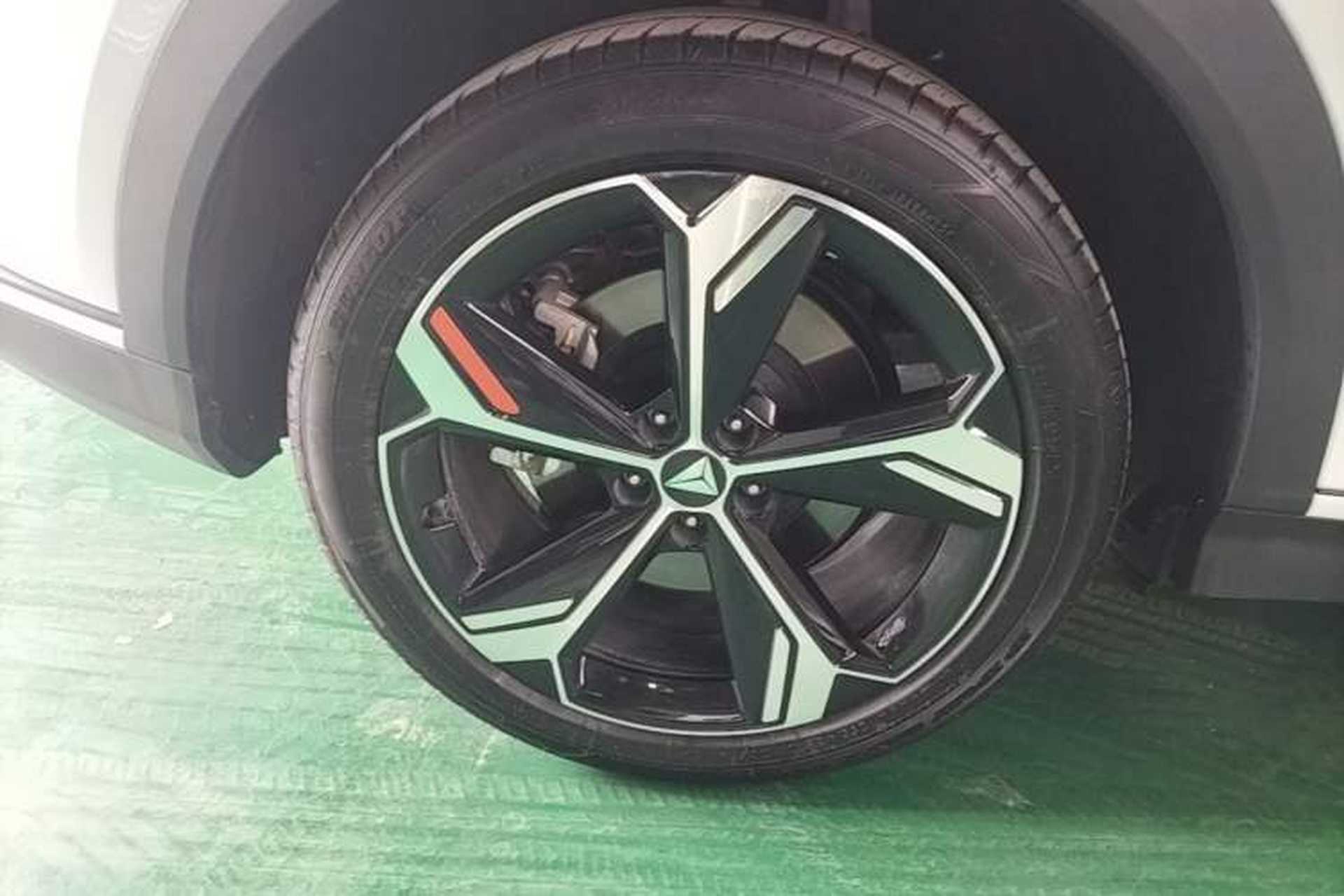 Used Deepal S07 2025 285Max Huawei Qiankun Intelligent Driving ADS SE Range-Extended Version Right Rear Wheel Hub