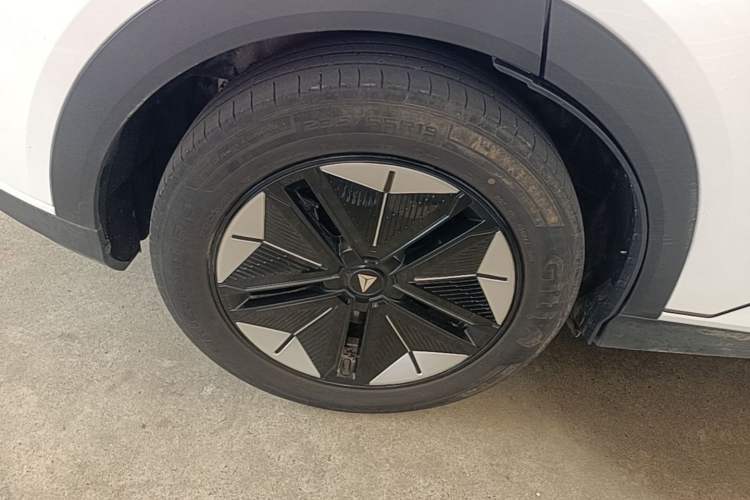 Used Deepal S07 2025 Deepal Intelligent Driving AD PRO Range-Extended Version Right Rear Wheel Hub