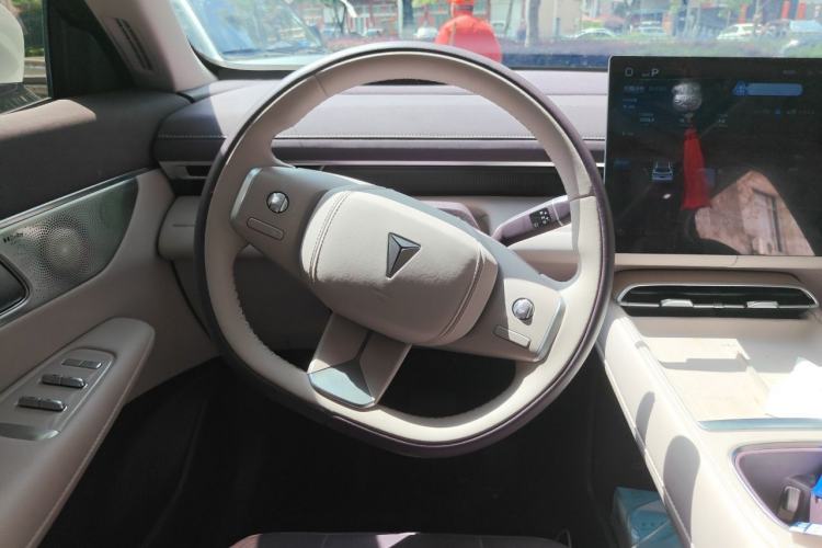 Used Deepal S07 2025 215Max Huawei Qiankun Intelligent Driving ADS SE Range-Extended Version Steering Wheel
