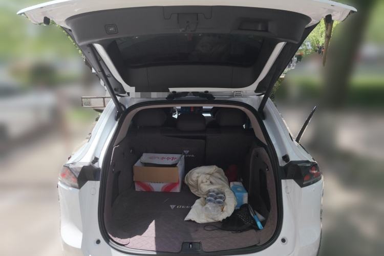 Used Deepal S07 2025 215Max Huawei Qiankun Intelligent Driving ADS SE Range-Extended Version Trunk