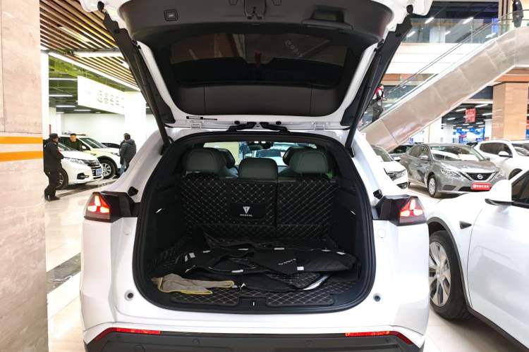 Used Deepal S07 2025 520Max Huawei Qiankun Intelligent Driving ADS SE Pure-Electric Version Trunk