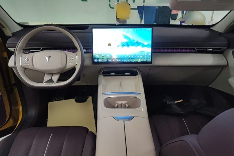 Used Deepal S07 2025 285Max Huawei Qiankun Intelligent Driving ADS SE Range-Extended Version Center Console