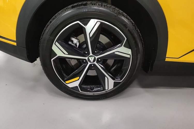 Used Deepal S07 2025 285Max Huawei Qiankun Intelligent Driving ADS SE Range-Extended Version Exterior 5