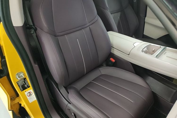 Used Deepal S07 2025 285Max Huawei Qiankun Intelligent Driving ADS SE Range-Extended Version Right Front Seat