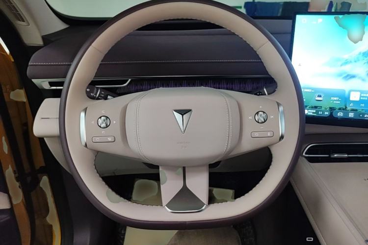 Used Deepal S07 2025 285Max Huawei Qiankun Intelligent Driving ADS SE Range-Extended Version Steering Wheel