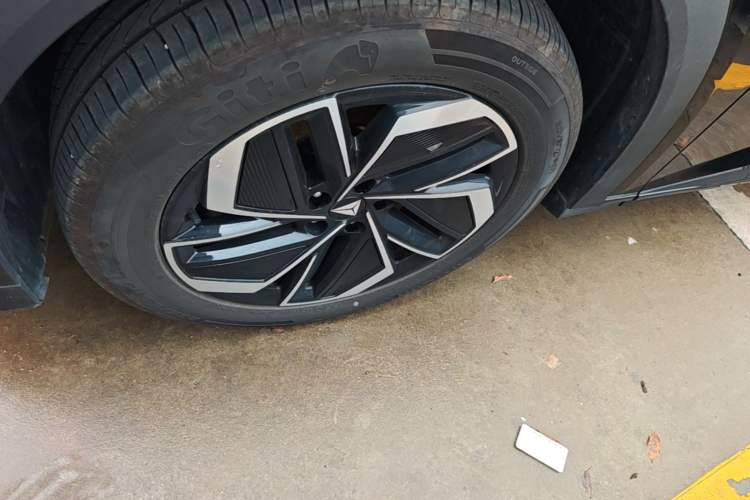 Used Deepal S07 2026 230Ultra with Huawei Qiankun ADS SE Edition Left Front Wheel Hub
