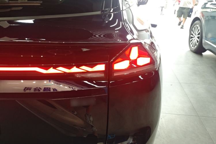 Used Deepal S07 2026 230Ultra with Huawei Qiankun ADS SE Edition Right Rear Taillight