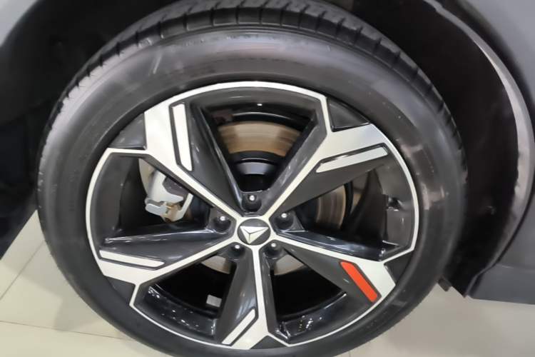 Used Deepal S07 2026 230Ultra with Huawei Qiankun ADS SE Edition Right Rear Wheel Hub
