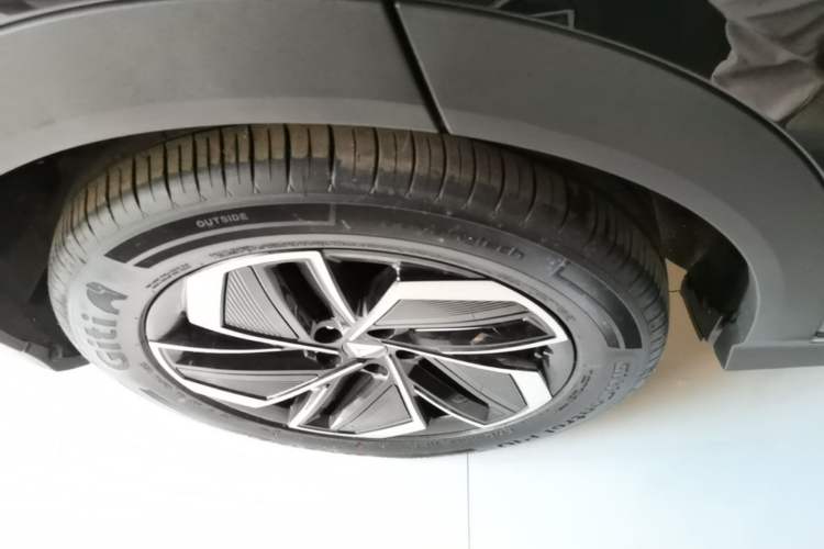 Used Deepal S07 2026 230Ultra with Huawei Qiankun ADS SE Edition Right Rear Wheel Hub