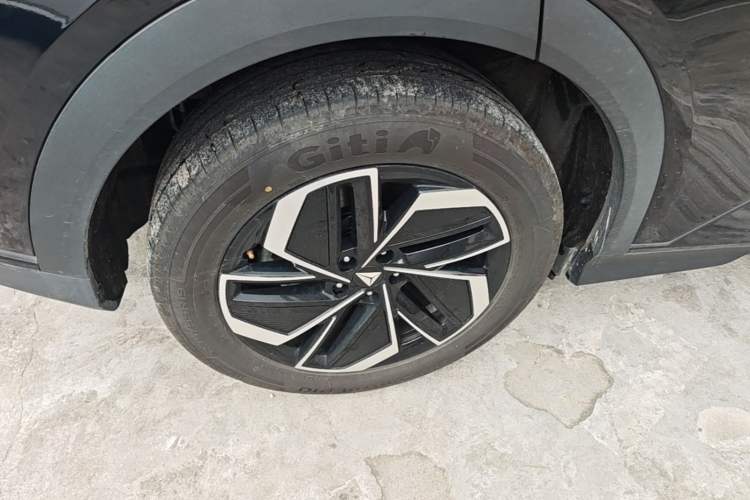 Used Deepal S07 2026 230Ultra with Huawei Qiankun ADS SE Edition Right Rear Wheel Hub