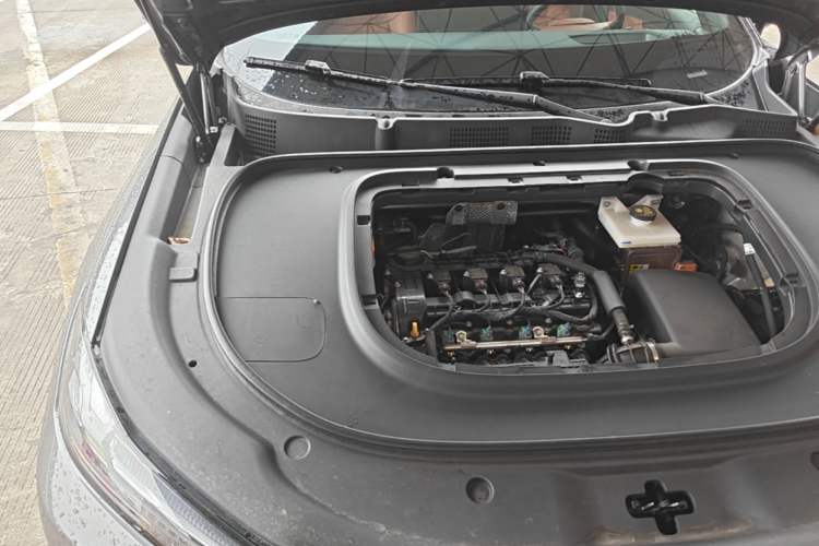 Used Deepal S07 2026 230Ultra with Huawei Qiankun ADS SE Edition Engine Bay Right