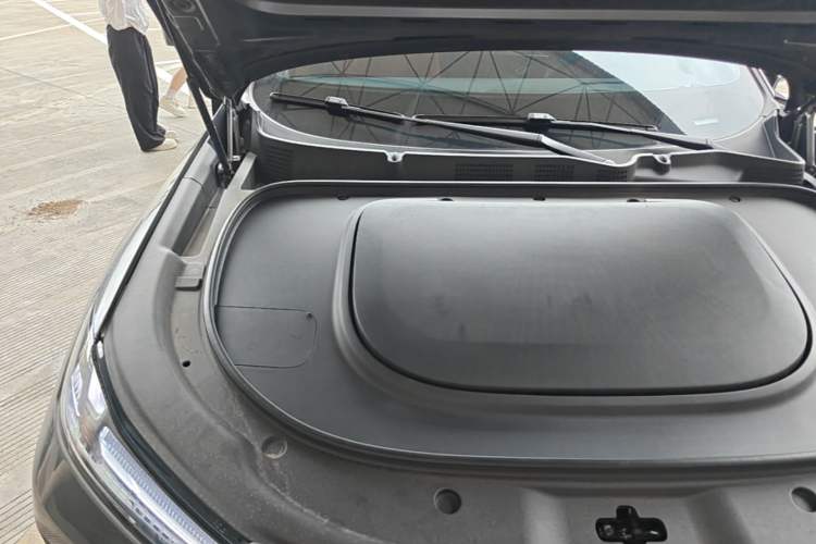 Used Deepal S07 2026 230Ultra with Huawei Qiankun ADS SE Edition Engine Bay Right