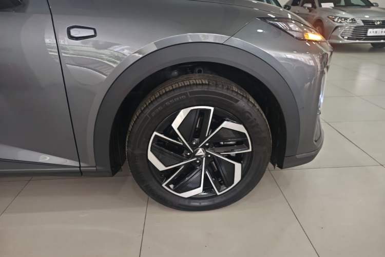 Used Deepal S07 2026 230Ultra with Huawei Qiankun ADS SE Edition Exterior 5